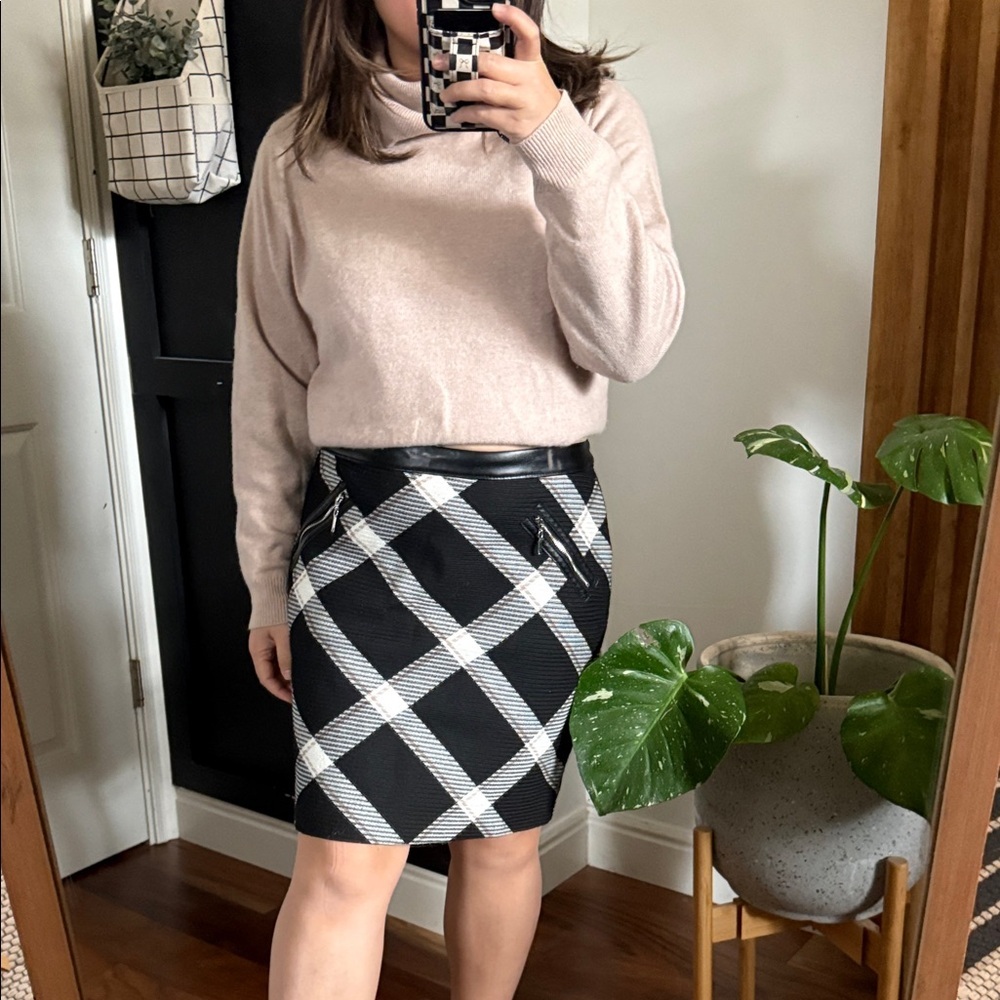 WHBM Wool Blend Knee Length Skirt. Size 4